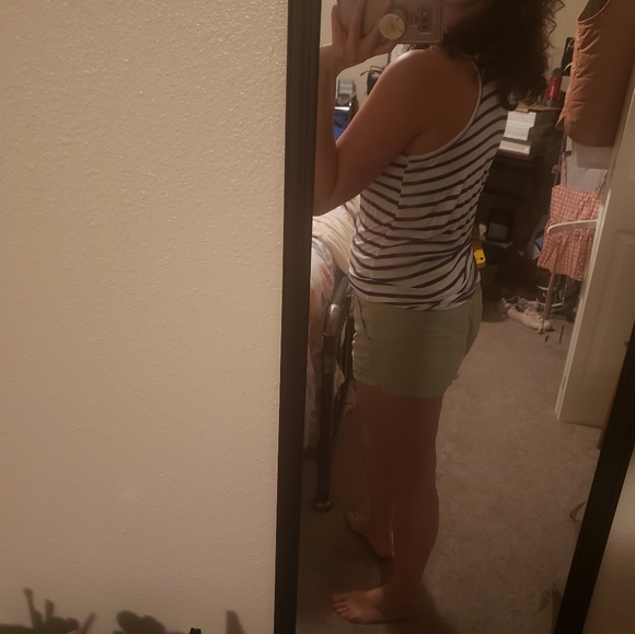 Weekend tank top 🌻 - Picture 2 of 3